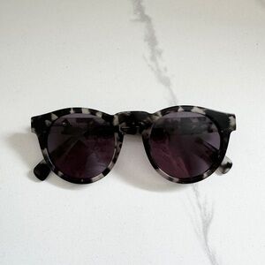 Heart & Soleil Grey Keyhole Sunglasses